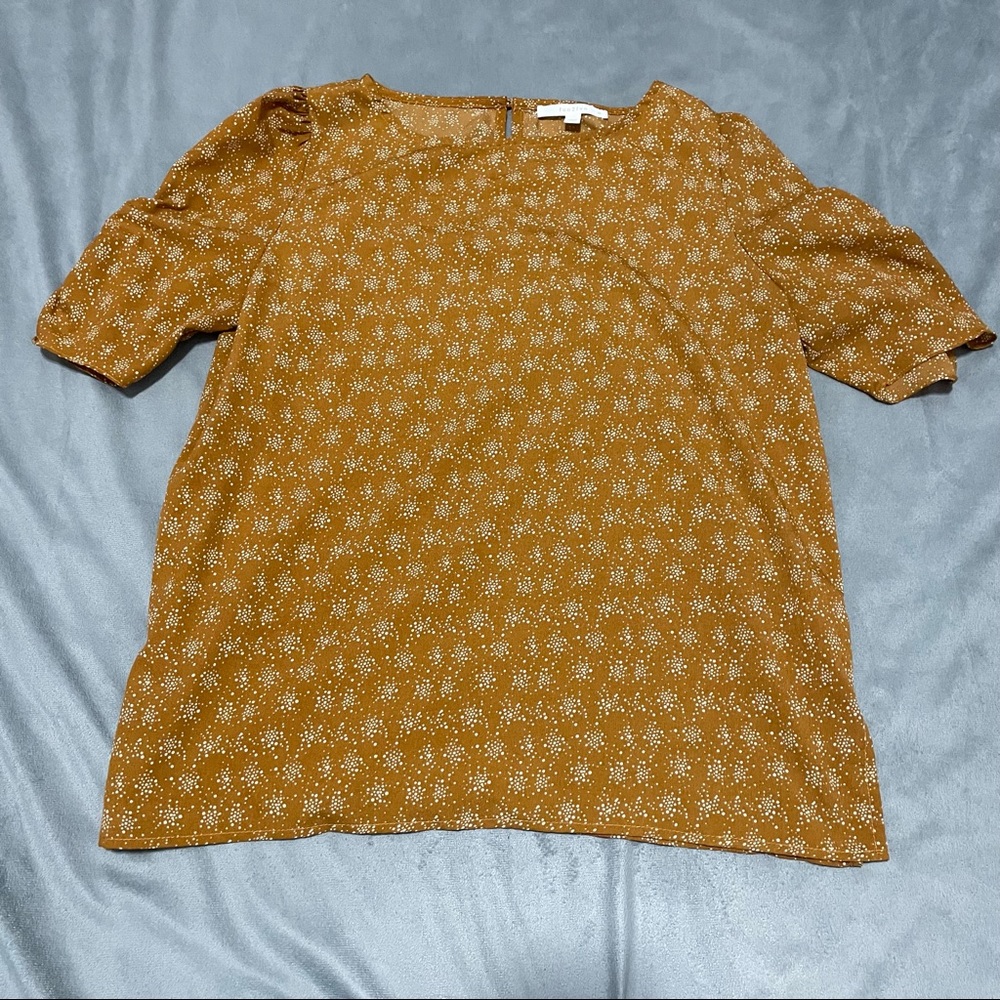 Mod Boutique Gold White Abstract Cinched Sleeve Blouse EUC Size M
